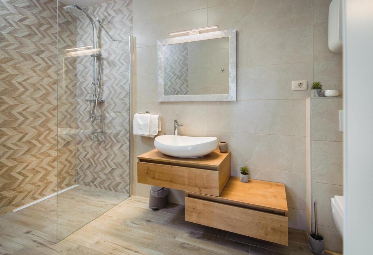 Villa Leona A Luxury Villa Near Makarska, Heated Pool Živogošće Szoba fotó